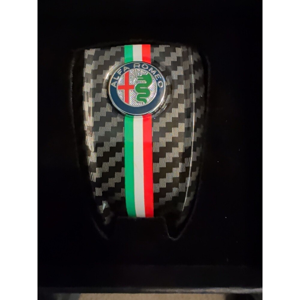 Alfa Romeo car key shell is suitable for 2016-2023 Alfa Romeo Giulia Stelvio